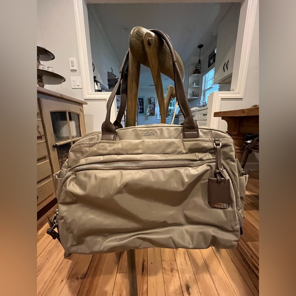 Tumi Travel Tote. Adorable